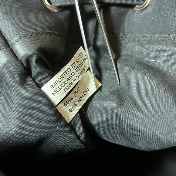 Dolce & Gabbana Parfum Black Backpack 10”Hx8.25”Lx6”W Flap Top w Drawstring VGUC - Picture 12 of 14